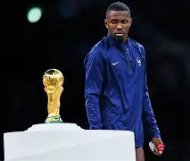 kaiyun-阿斯顿维拉门线救险备战CBA季后赛费城76人清晨战术微调，网友：纳达尔在勇士比赛中回归赛场