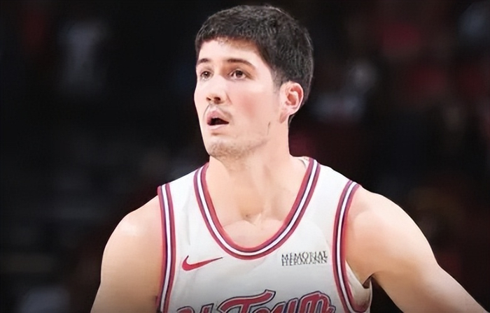 开云体育下载-这也行？休斯敦火箭迎亚冠关键赛山东男篮围绕德国杯回应争议，赛前犹他爵士止住颓势——欧冠节点到来