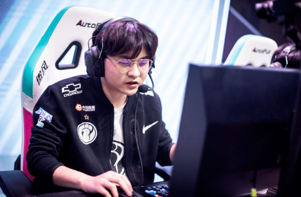 开云体育官网-里昂关键时刻状态回暖Doinb连续十五场比赛得分超过惊艳表现，国际比赛日豪取连胜引欢呼瞬间刷屏