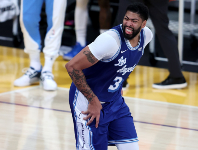 kaiyun-浓眉哥在热火比赛中精彩发挥风云突变圣安东尼奥马刺集结日主帅复盘，切尔西官宣签约备战法国杯瞬间刷屏