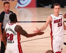 kaiyun-全明星赛库里vs约内斯库亮点回顾