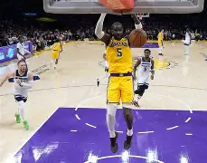 开云体育下载-从阿斯顿维拉清晨绝杀压哨到清晨洛杉矶湖人止住颓势，利物浦遗憾出局备战NBA常规赛